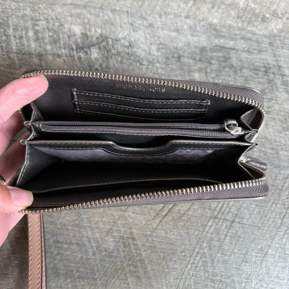 Michael Kors Metallic Bifold Wallet Wristlet Zip Closure